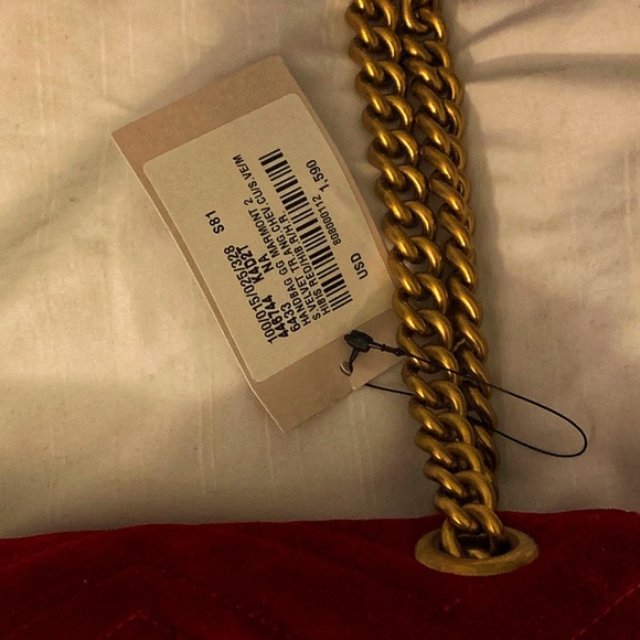 SOLD NWT Red Velvet Small Gucci Marmont bag - Picture 6 of 8